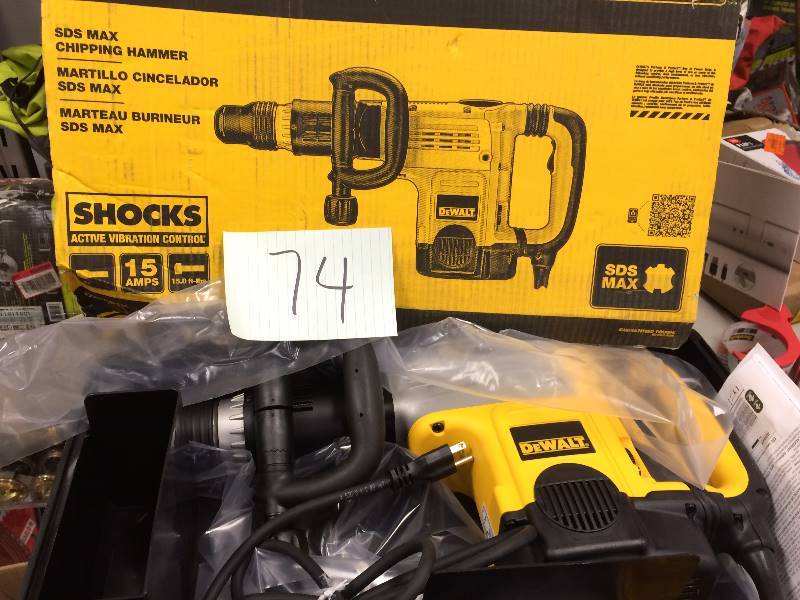 lot 74 image: Dewalt SDS-MAX Demolition Hammer Kit Never used