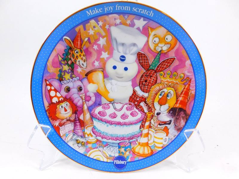 lot 47 image: Limited Edition Danbury Mint 8 Plate wHolder - Pillsbury Doughboy