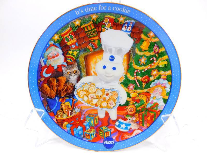 lot 48 image: Limited Edition Danbury Mint 8 Plate wHolder - Pillsbury Doughboy