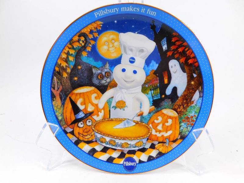 lot 49 image: Limited Edition Danbury Mint 8 Plate wHolder - Pillsbury Doughboy