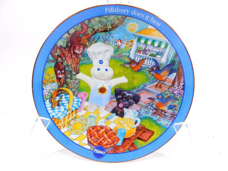 lot 50 image: Limited Edition Danbury Mint 8 Plate wHolder - Pillsbury Doughboy
