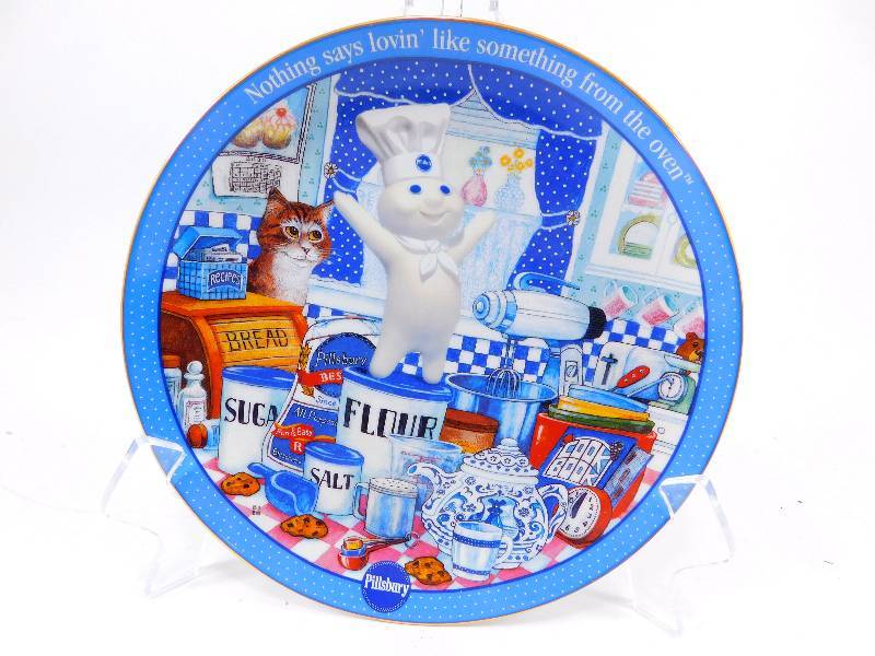 lot 51 image: Limited Edition Danbury Mint 8 Plate wHolder - Pillsbury Doughboy