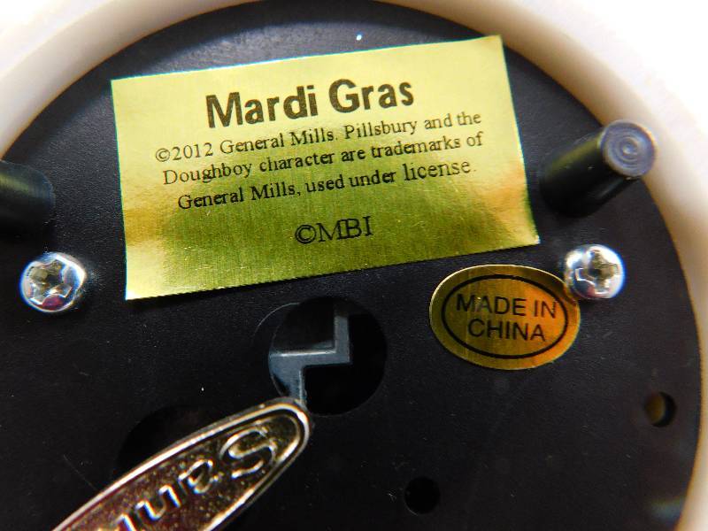 lot 64 image: Pillsbury Doughboy Music Box Figurine