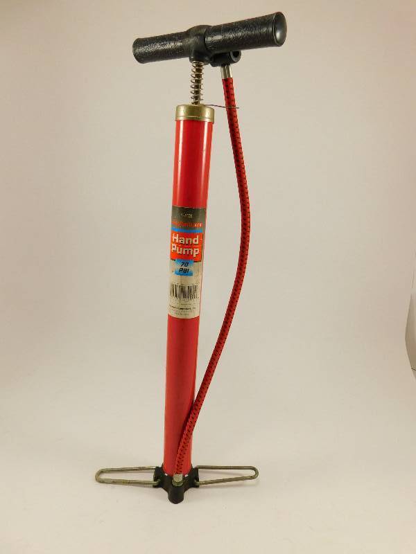 lot 10 image: Hand Pump