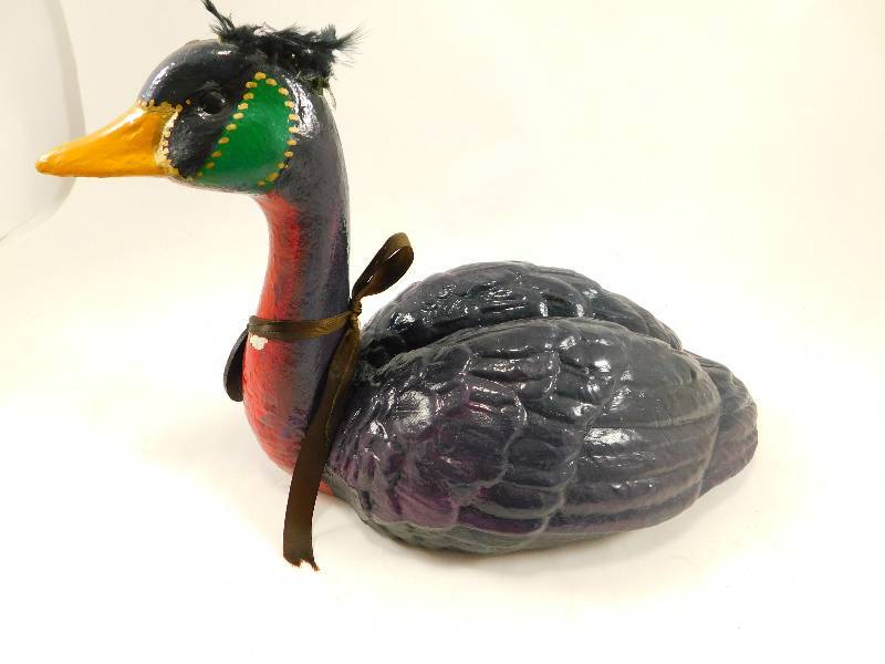 lot 11 image: Vintage Ceramic DuckSwanGoose