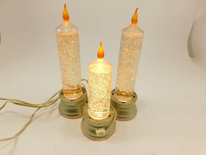 lot 15 image: Lot of 3 Candle Lamps