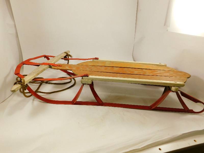 lot 19 image: Vintage Sled