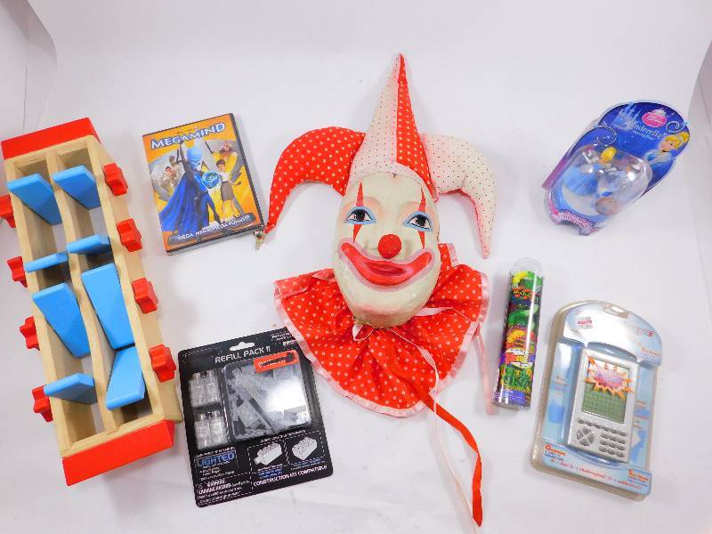 lot 43 image: Lot of Various Toys - New & Used