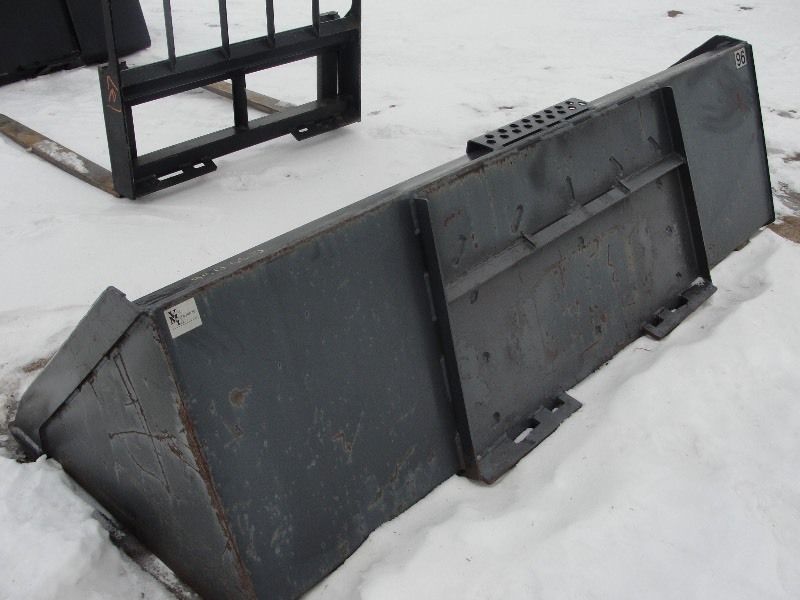 lot 5 image: 96 Virnig Snowbucket