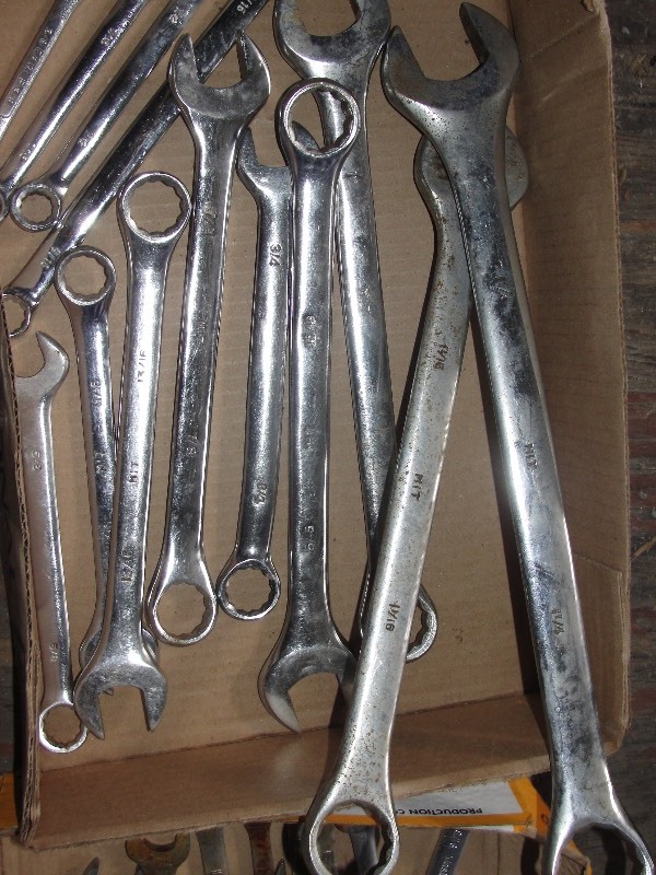 lot 15 image: Misc. Wrenches