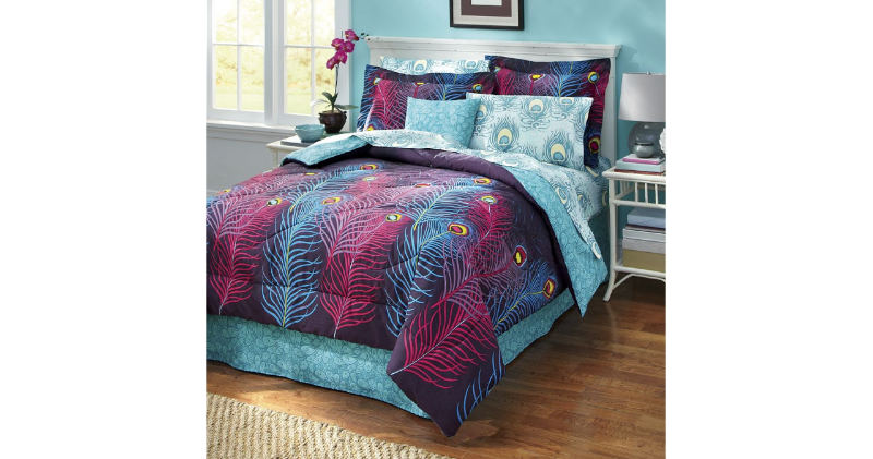 lot 38 image: Feathers Queen Bed Set open box, re...
