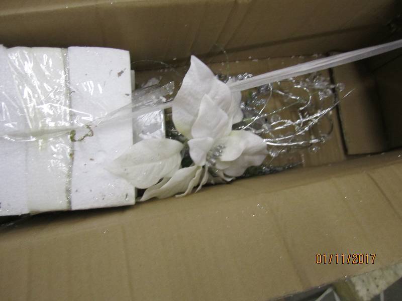 lot 46 image: Cream Poinsettia Centerpiece open b...
