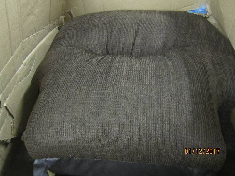 lot 80 image: Luxury Recliner by Serta Textured B...