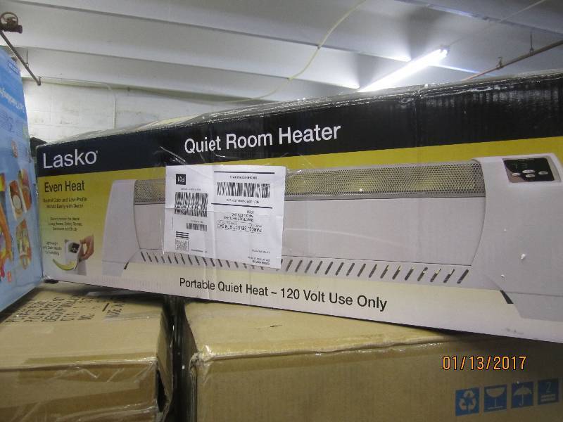lot 111 image: Baseboard Heater by Lasko open box,...