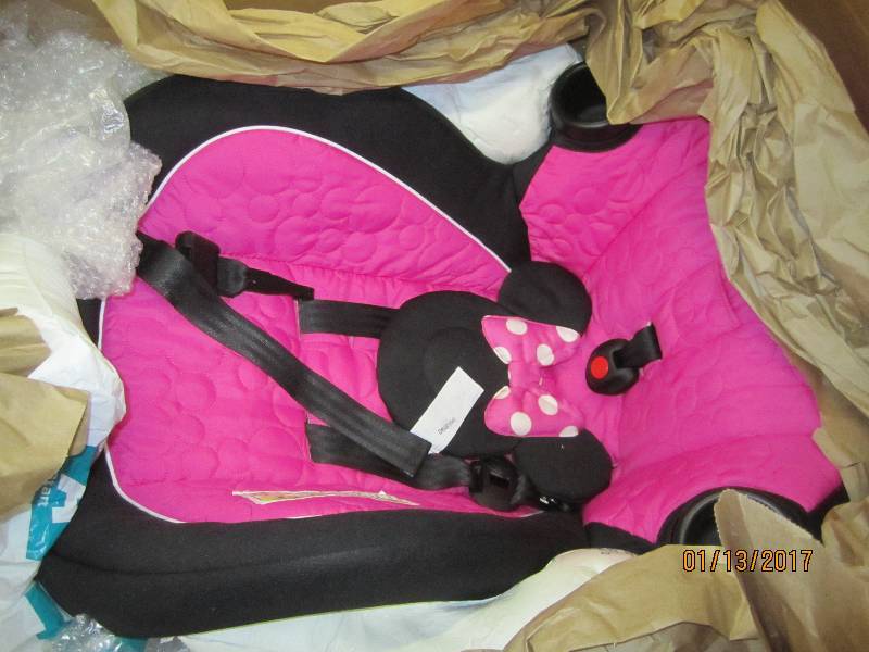 lot 125 image: Disney Convertible Car Seat by Safe...