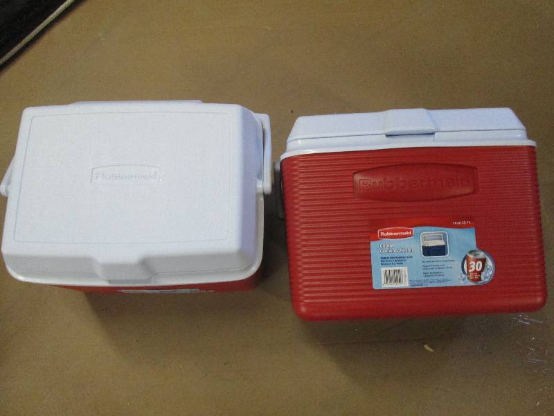 lot 51 image: 2 rubbermaid 24 qt coolers new ...