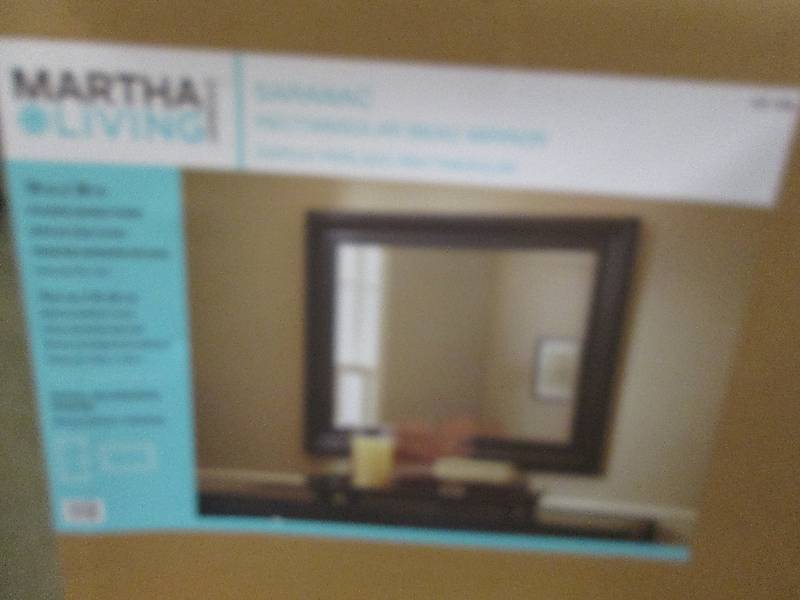 lot 170 image: Martha stewart living 30 x 36 sar...