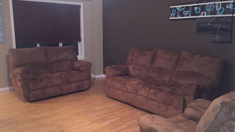 NEW 3 PCS MICROFIBER COUCH SET YR0068
