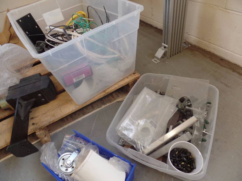 lot 613 image: Various Sizes of Electric cable, Switches, and Hardware