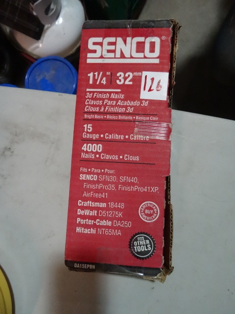 lot 126 image: B  NEW Box Senco Finish Nails 1.25 in 3D 15 Guage DA15EPBN
