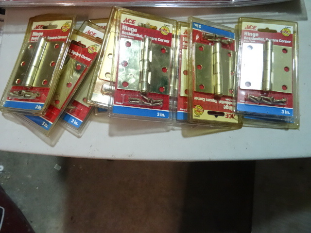 lot 128 image: NEW Qty 11 3 in Brass Finish Hinges with Square Corners