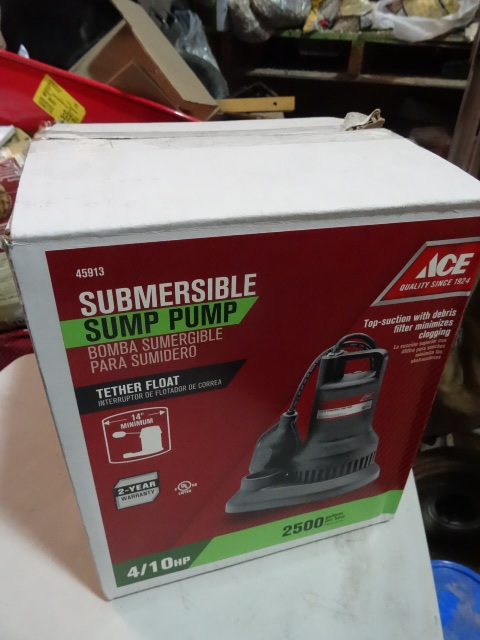 lot 132 image: NEW Submersible Pump 410 HP 2500 gpm Tether  Float PN 45913