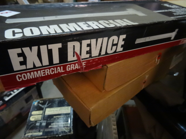 lot 10 image: NEW TELL Heavy Duty Aluminum 36 in Push Bar Exit Device and Pull Trim Model 8300B