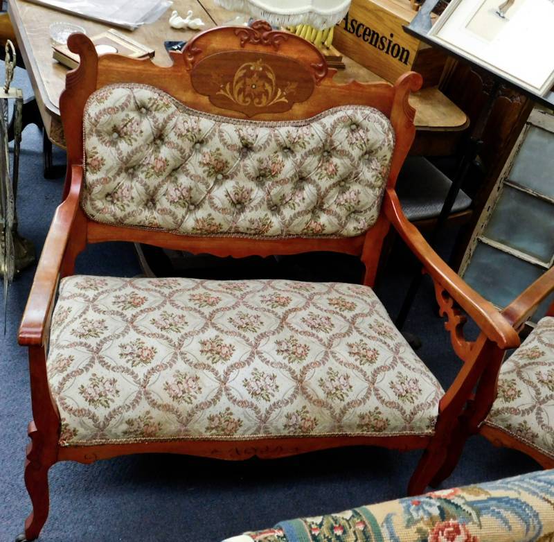 Vintage settee matches lots 50 and 52