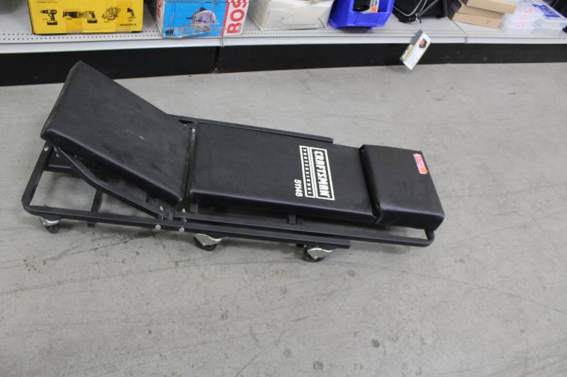 lot 16 image: Craftsman Professional Creeper