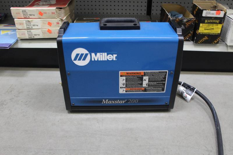 lot 2 image: Miller Maxstar DC 200 TIGStick Welder