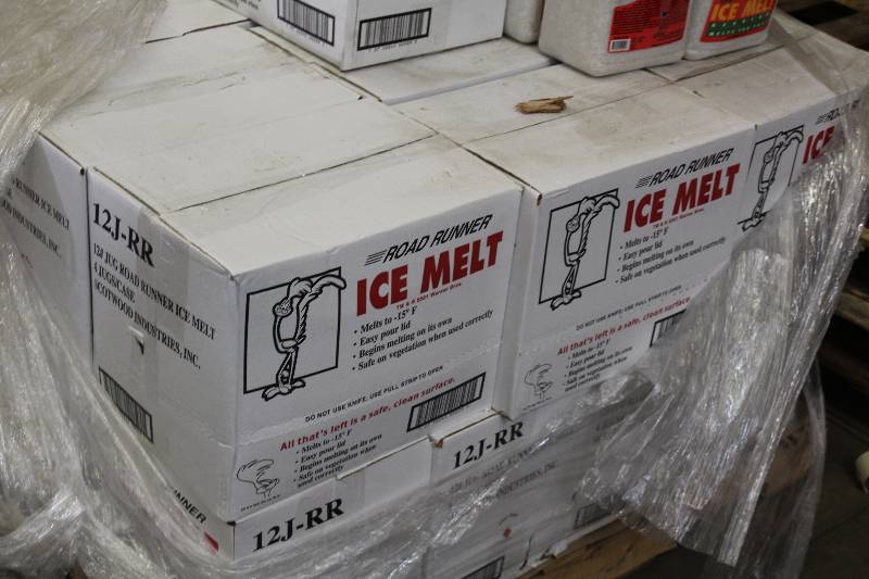 lot 33 image: Lot of (2) Boxes of Road Runner Ice Melt