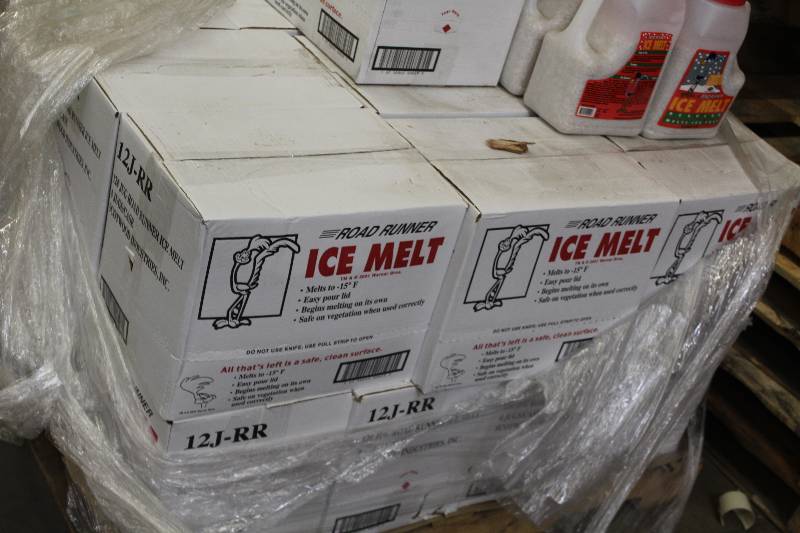 lot 36 image: Lot of (2) Boxes of Road Runner Ice Melt