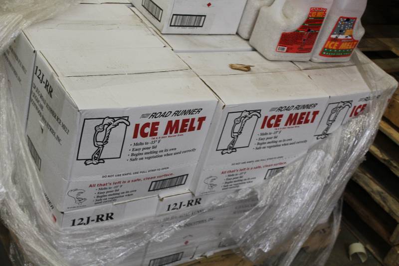 lot 37 image: Lot of (2) Boxes of Road Runner Ice Melt