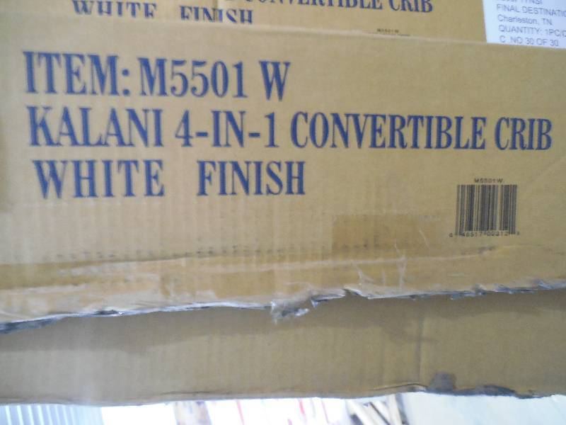 lot 18 image: DaVinci Kalani 4-in-1 Convertible Crib with Toddler Rail, White