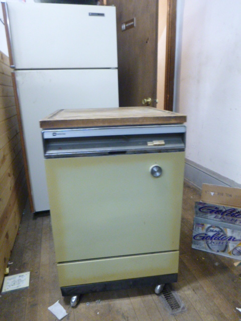 lot 10 image: Maytag Portable Dishwasher