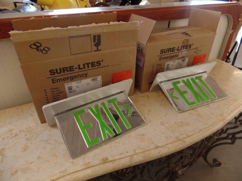 LED DIrectional Emergency Exit Signs