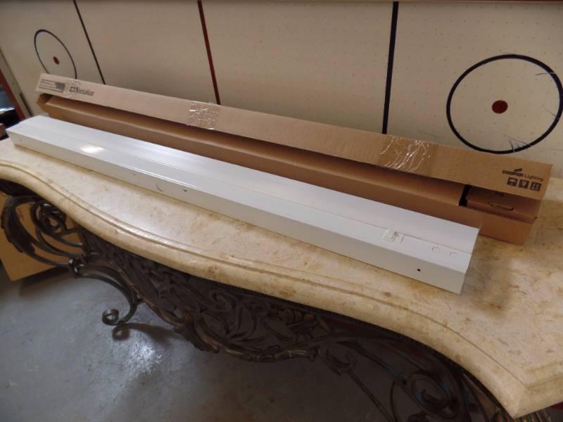 Under Cabinet Light Fixtures