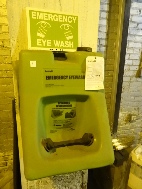 lot 9 image: Fend all eye wash station. Wall mou...