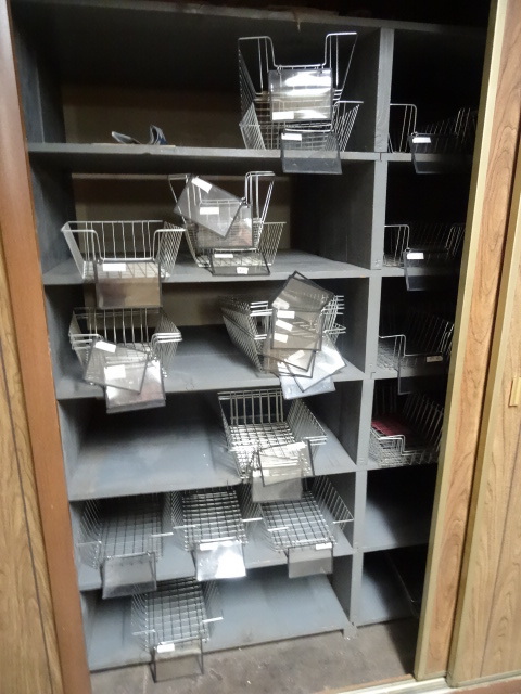 lot 15 image: Wire baskets. 12 x 17 x 5. Approx 6...