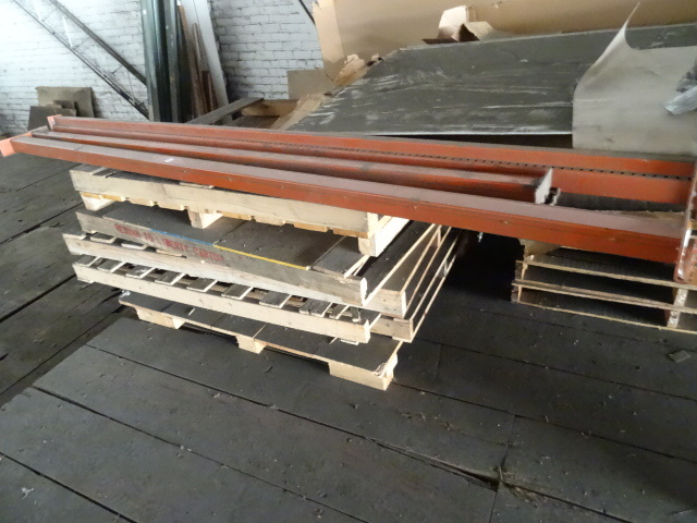 lot 39 image: 3 paltier pallet rack beams. 120 x ...