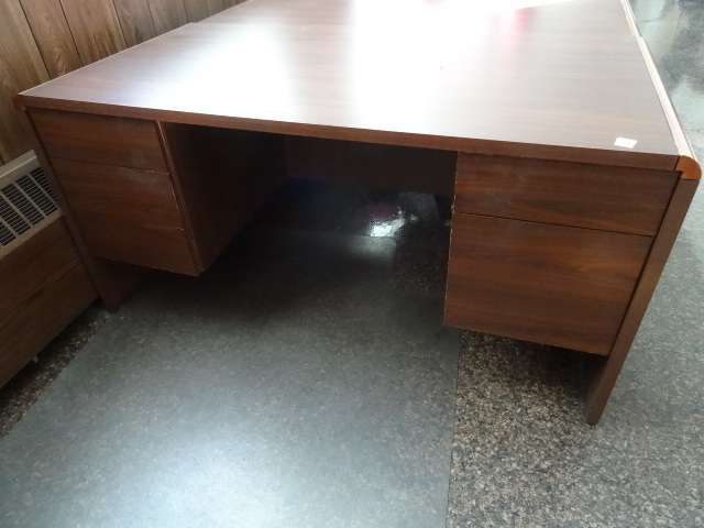 lot 56 image: 5 drawer office desk. 60 x 30 x 29...
