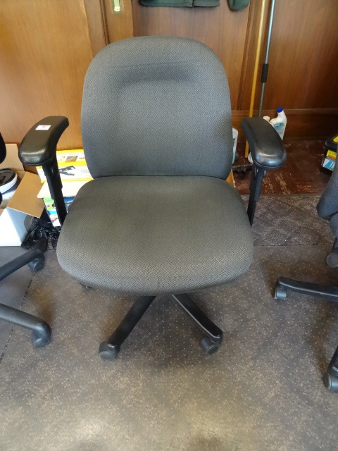 lot 66 image: Office chair on wheels....