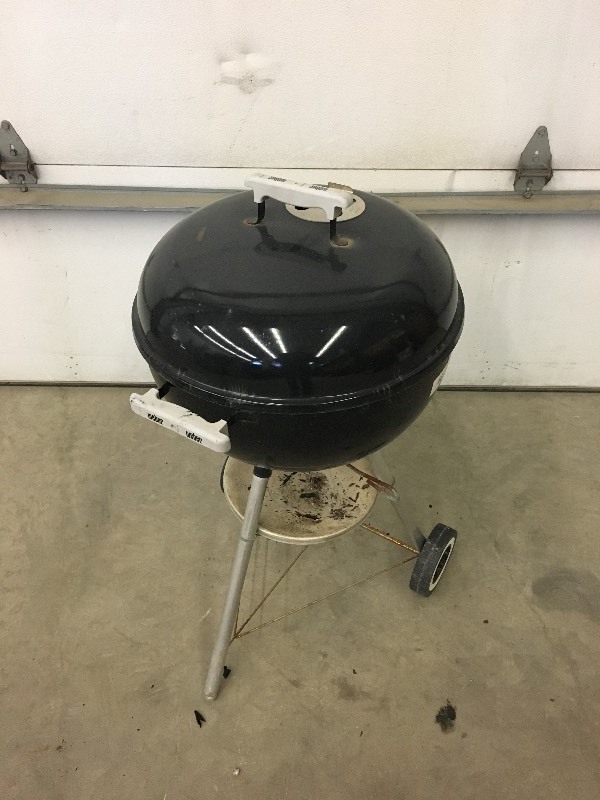 lot 4 image: Weber BBQ Grill, Used ...
