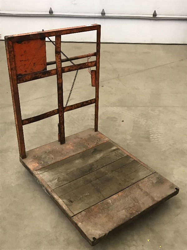 lot 60 image: Heavy Duty 3x4 Shop Cart ...