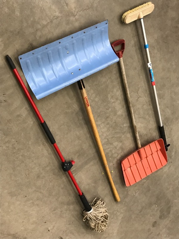 lot 62 image: Lot Of (4) Hand Tools ...