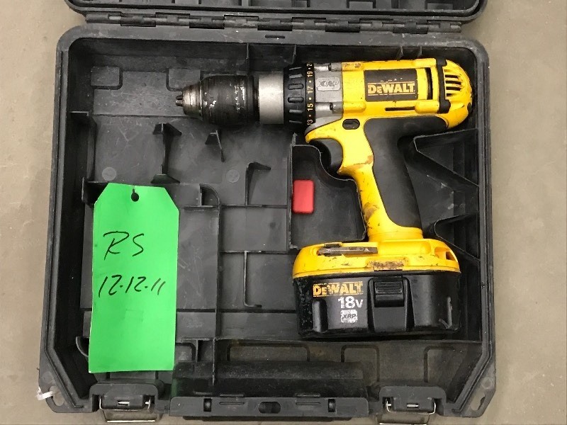 lot 81 image: DeWalt 18Volt Hammer Drill---No Cha...