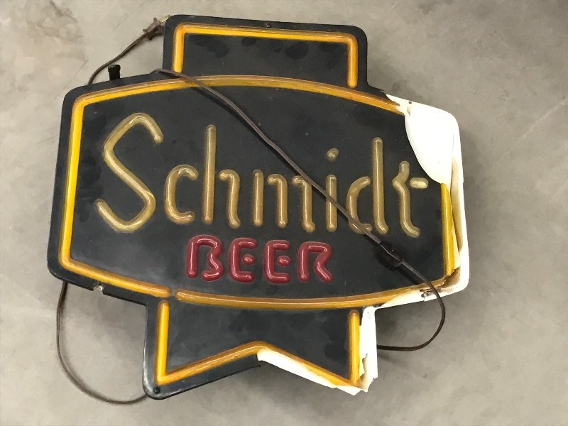 lot 98 image: Vintage Schmidt Beer Sign ...