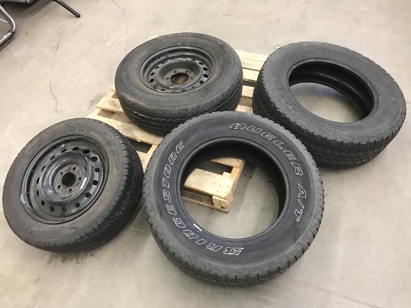 lot 121 image: Lot Of (4) Assorted Tires---See Pic...