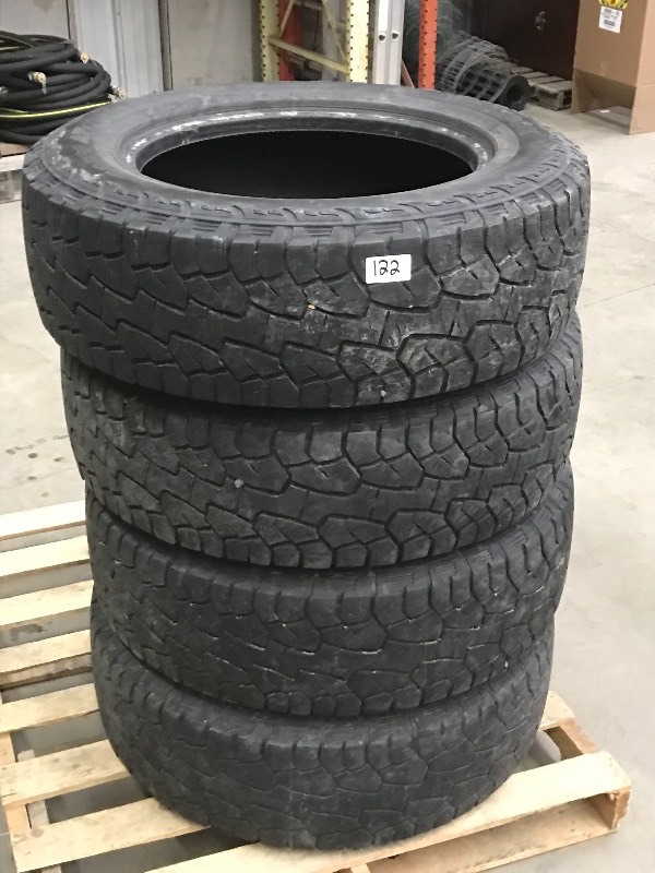 lot 122 image: Set Of (4) Hankook DynaPro ATM LT27...