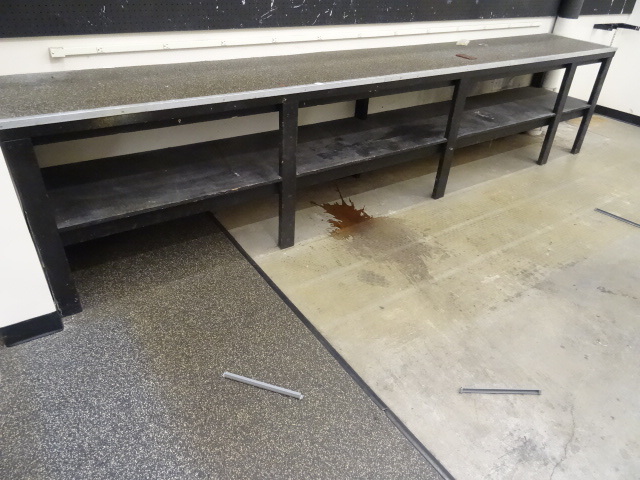 Wood work bench